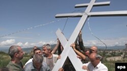 Южная Осетия неоднократно обращалась в Московскую патриархию с просьбой принять под свое духовное покровительство