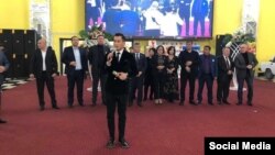 Жалил Атамбаевдин уулунун тоюнан тартылган сүрөт.