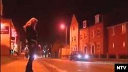 یک زن خودفروش در خیابان ایپس ویچ سیزدهم دسامبر 2006