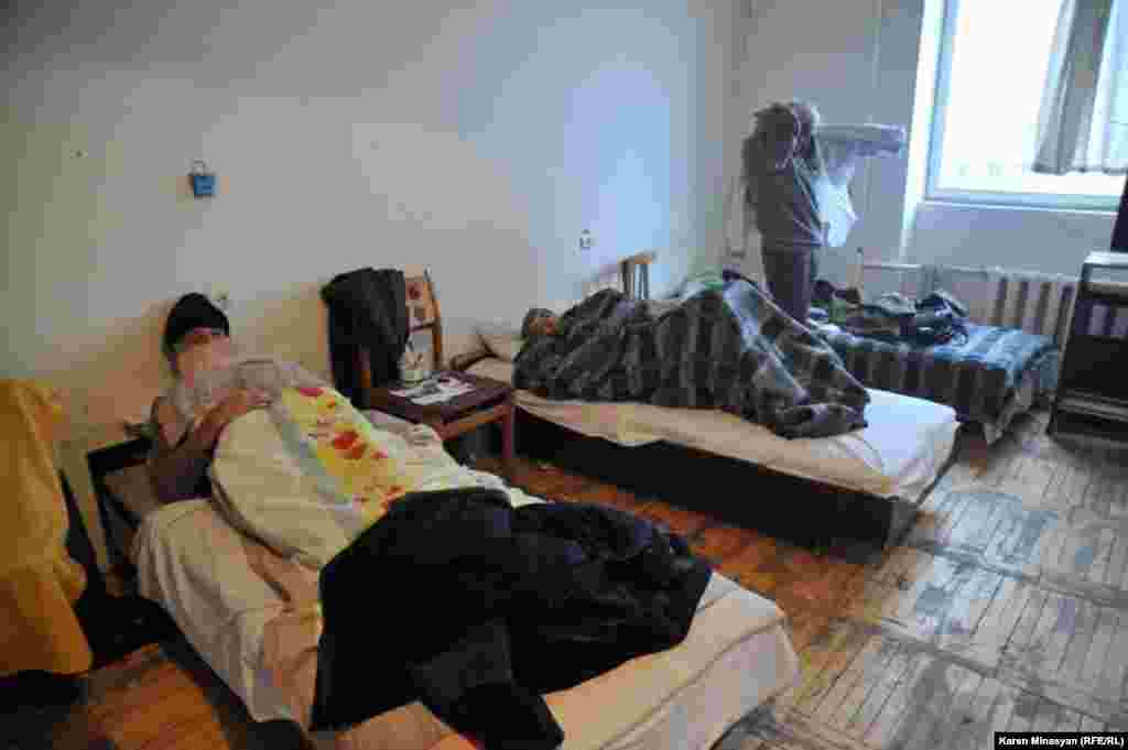 Armenia -- Homeless people in one of Yerevan's shelters, Yerevan, 13Dec2012