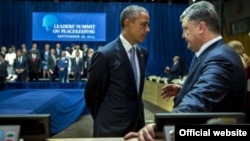 Президенти України та США Петро Порошенко (праворуч) і Барак Обама (ліворуч). Нью-Йорк, 28 вересня 2015 року