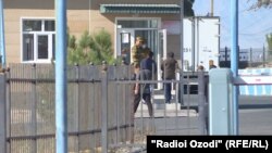 КПП "Пахтаабад" на таджикско-узбекской границе