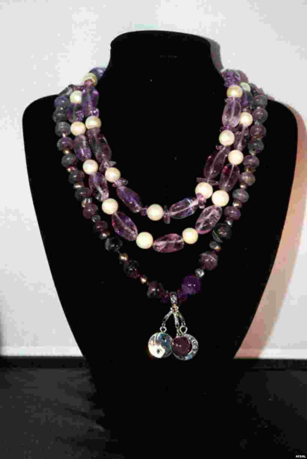 Выставка кыргызского ювелира в Лондоне #3