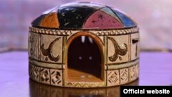 Тирмә рәвешендә эшләнгән бүләкләр