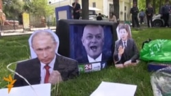 В Бишкеке протестуют против Таможенного союза