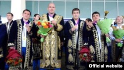 Медалчи олимпиадачилар ҳам президент томонидан медаллар билан тақдирланган эди.