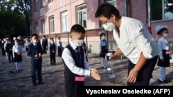 Первоклассники одной из столичных школ. 1 сентября 2020 года.