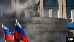 حمله روز یکشنبه جدایی طلبان هوادار روسیه به ساختمانی دولتی در شهر لوهانسک