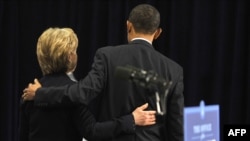 اوباما و کلینتون در روز دوشنبه پس از اعلام تصاحب وزارت خارجه توسط کلینتون (عکس: AFP)