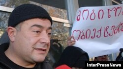 Леван Гачечиладзе үзәк сайлау комиссиясе бинасы алдында, 08.12.2007