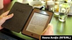 В западных странах предпочитают читать электронные книги