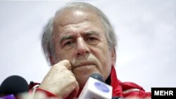 مصطفی دنیزلی، سرمربی پرسپولیس