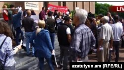 Активисты требуют отставки мэра Еревана Тарона Маркаряна, 10 мая 2018 г, 