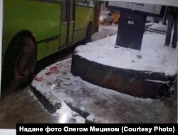 Людина послизнулась і нога потрапила під заднє колесо