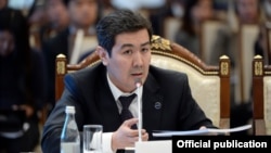 Руслан Акматбек.