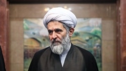 حسین طائب در مراسم ختم پدر همسرش، سید علی‌اکبر حسینی