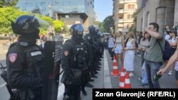 Полицаи и протестиращи в Белград, 4 юли 2025 г.