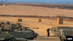 Как показывают опросы общественного мнения в Израиле, большинство граждан страны требуют от своего правительства решительных мер