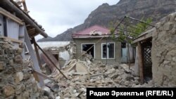 Дагестан -- Иштта сурт дитина оьрсийн эскархоша Гимры эвлахь.