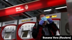 У мадридському метрополітені, квітень 2020 року