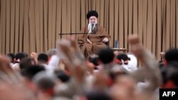 سخنرانی رهبر جمهوری اسلامی برای گروهی از بسیجیان. دوشنبه ۵ آذر