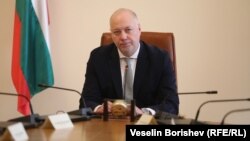 Премиерът Росен Желязков в началото на правителственото заседание, посветено на пътната безопасност, 8 април 2025 г.