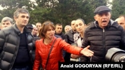 3 и 5 января 2018 года в Сухуме прошли митинги, в которых принимали участие родственники жертв Георгия Лукава