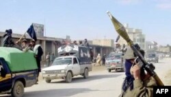 شورشيان در روزهای گذشته حملات خود به ارتش افغانستان و نيروهای خارجی مستقر در اين کشور را ادامه دادند.