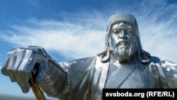 Суровы Чынгісхан