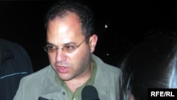 АКШнын мамлекеттик катчысынын Түштүк жана Борбор Азия боюнча жардамчысынын биринчи орун басары Жонатан Хеник.