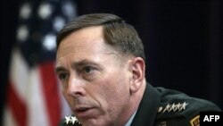 دیوید پترائوس فرماندهی ارتش آمریکا در عراق را بر عهده دارد.