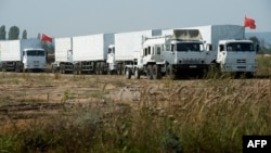 Російський конвой вантажівок з гуманітарною допомогою недалеко від Воронежу, 13 серпня 2014 року