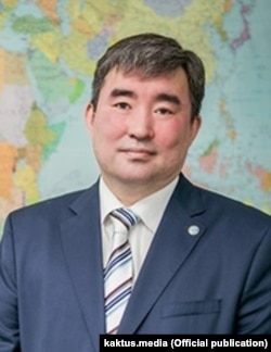 Эрмек Өмүралиев.