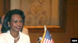 هدف اصلی از سفر خانم رایس به اسراییل دنبال کردن برنامه صلح میان این کشور با فلسطینی ها عنوان شده است.