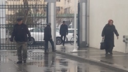 Diňle: Türkmenistanda pensiýany almak ýene kynlaşdy, bank kartlaryny täzelemek talap edildi