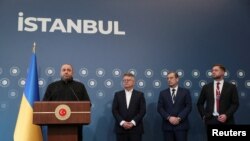 У ЦПД зауважують, що зустріч відбулась за присутності турецького міністра Фідана, а заяви про буцімто «закриті домовленості», досягнуті на цій зустрічі, є «маніпуляцією, спрямованою на підрив довіри до української переговорної групи».