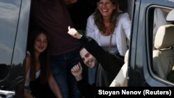 Ізраільскія закладнікі і палестынскія зьняволеныя вяртаюцца дадому