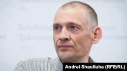 Сяргей Ціханоўскі пасьля вызваленьня. Вільня, 22 чэрвеня 2025 году