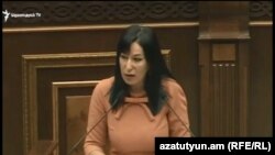 Նաիրա Զոհրաբյան