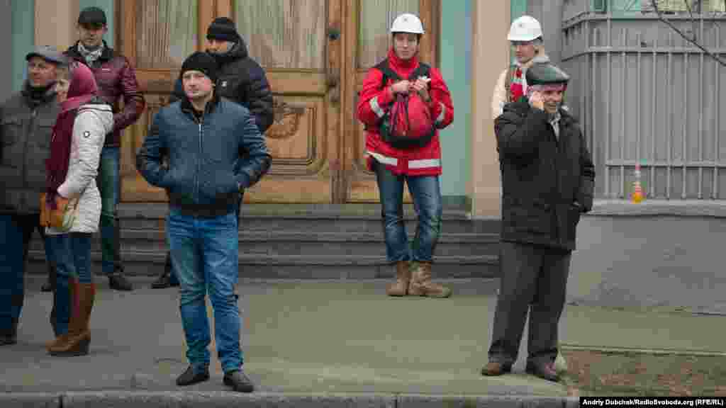 Медики-волонтери чергували на випадок заворушень