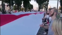 «Віримо, можемо, переможемо!»: протестна хода в білоруському Гродні (відео)