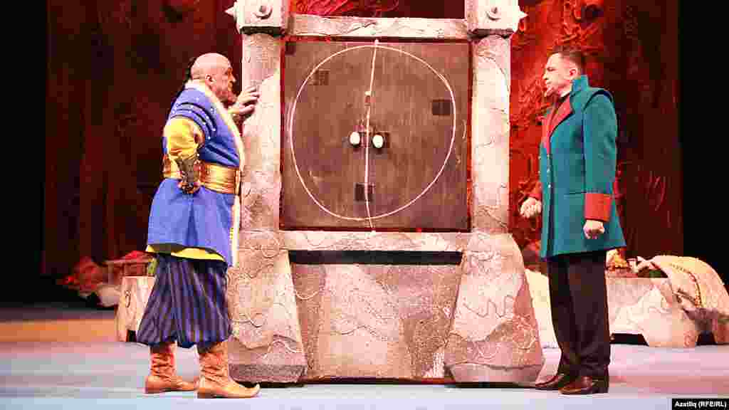 Җиһангир (Илдар Хәйруллин) һәм Зәйнәгый (Искәндәр Хәйруллин)