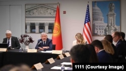 Адылбек Касымалиев кыргыз-америка ишкерлер кеңешинин жолугушуусунда. Вашингтон, АКШ