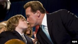 آرنولد شوايتزنگر در يک کنفرانس مطبوعاتی اعلام کرد که به کوشش های خود برای به ثمر رساندن اين طرح و تبديل آن به قانون همچنان ادامه خواهد داد