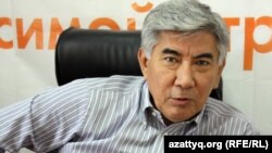 Жармахан Туякбай, сопредседатель ОСДП «Азат» в Алматинском бюро Радио Азаттык. Алматы, 8 сентября 2011 года.  