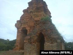 Тьямдардың Пошану мұнаралары. Вьетнам, 31 шілде 2013 жыл.