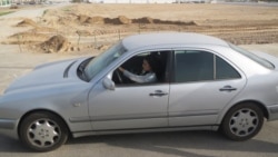 Diňle: Balkanda zenan sürüjiler ýene gysylýar, awtoulag eýeçiligi boýunça täze ýaş çägine sezewar bolýar
