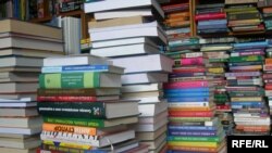 در این برنامه گفتاری در باره تازه ترین کتاب میلان کوندرا ارایه شده است