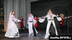 "Кавказ ритмнары" бию төркеме