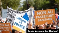 Տասնյակ հազարավոր ֆրանսիացիներ բողոքում ոն «առողջության անձնագրի» ներմուծման դեմ, Փարիզ, 31 հուլիսի, 2021թ.